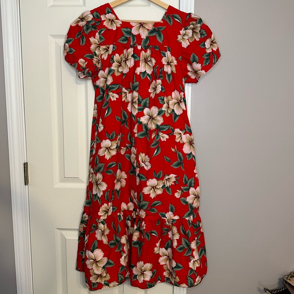 KY’s International Fashion Hawaiian Luau Dress